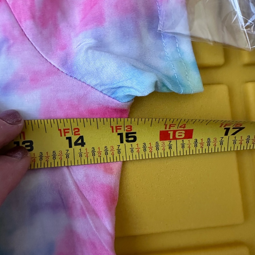 Girls Tie Dye Birthday Shirt Size 130 (7-8)“It’s Me Hi I’m the Birthday Girl - Picture 6 of 7